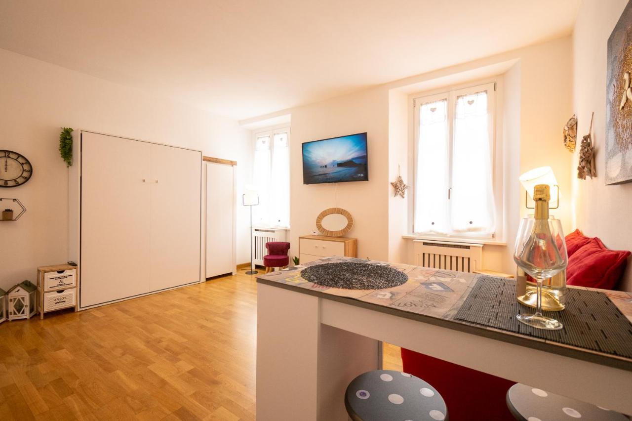 Portatorre Suite, A Charming Apartment In The Heart Of Como, Free Private Parking, Air Conditioning & More! Dış mekan fotoğraf