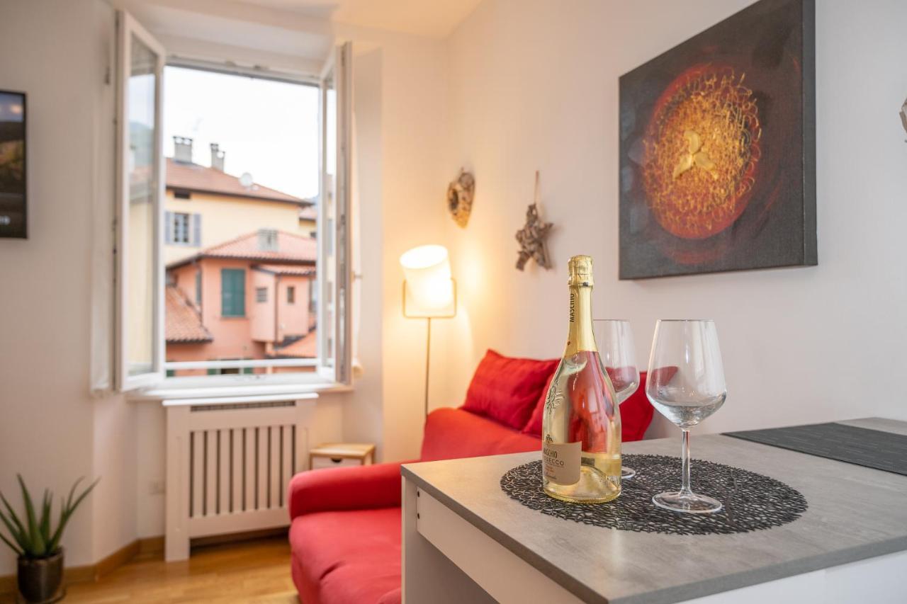 Portatorre Suite, A Charming Apartment In The Heart Of Como, Free Private Parking, Air Conditioning & More! Dış mekan fotoğraf