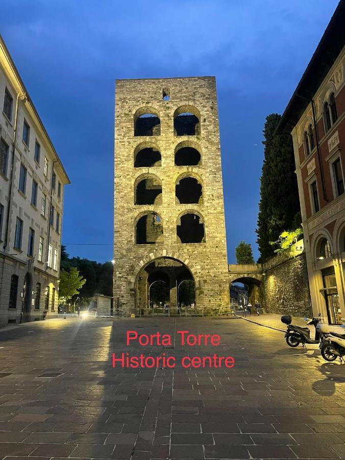 Portatorre Suite, A Charming Apartment In The Heart Of Como, Free Private Parking, Air Conditioning & More! Dış mekan fotoğraf