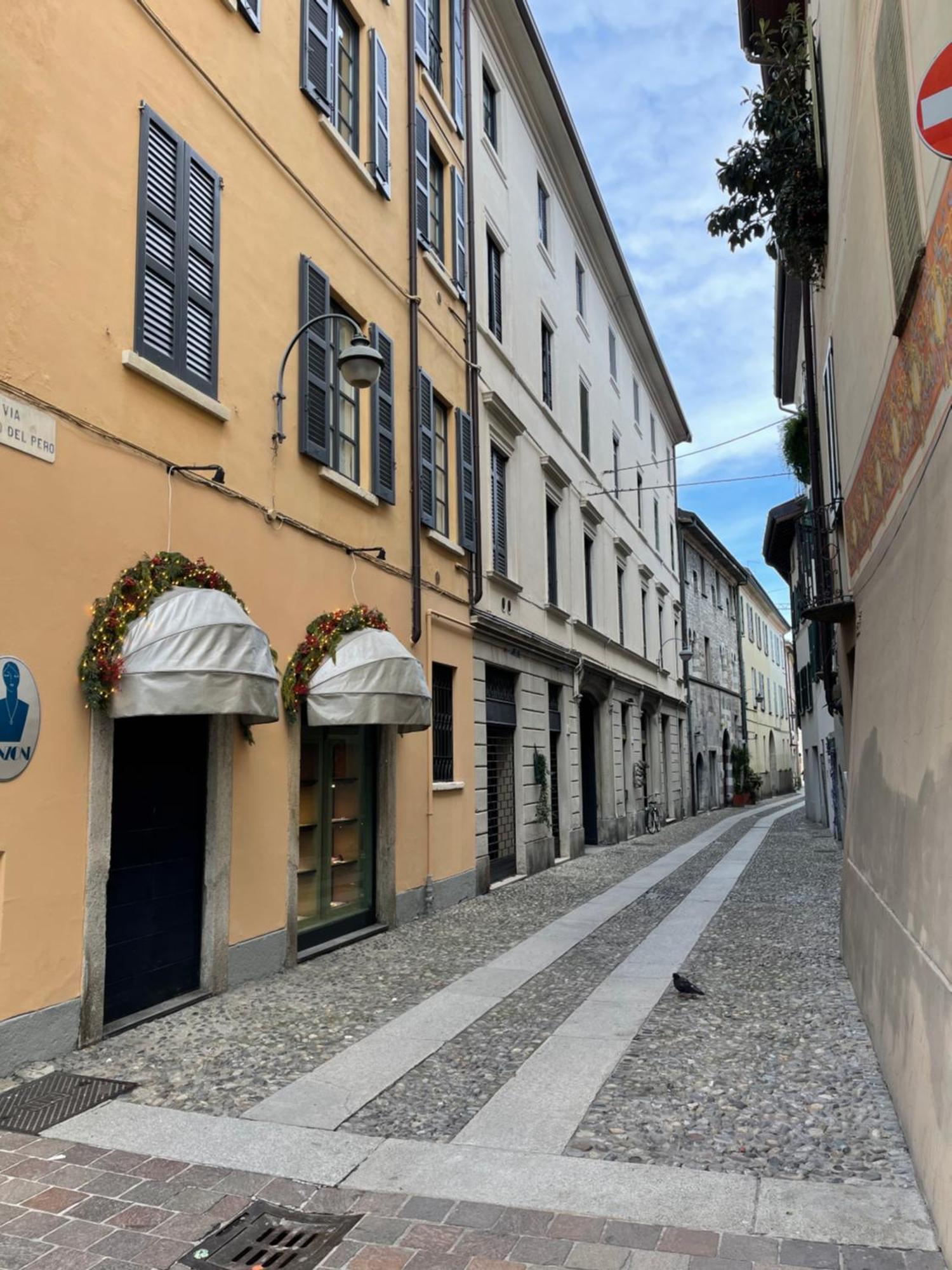 Portatorre Suite, A Charming Apartment In The Heart Of Como, Free Private Parking, Air Conditioning & More! Dış mekan fotoğraf