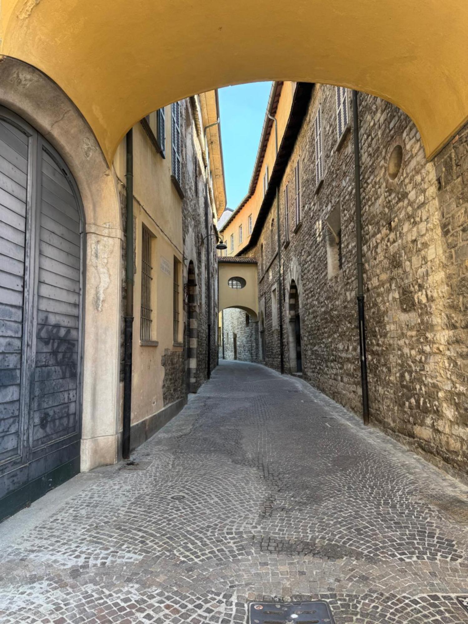 Portatorre Suite, A Charming Apartment In The Heart Of Como, Free Private Parking, Air Conditioning & More! Dış mekan fotoğraf